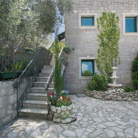 Apartments Holiday Lux Sutomore Esterno foto