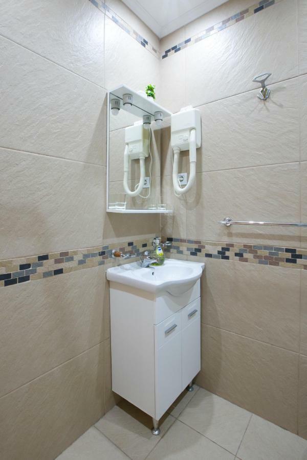 Apartments Holiday Lux Sutomore Esterno foto