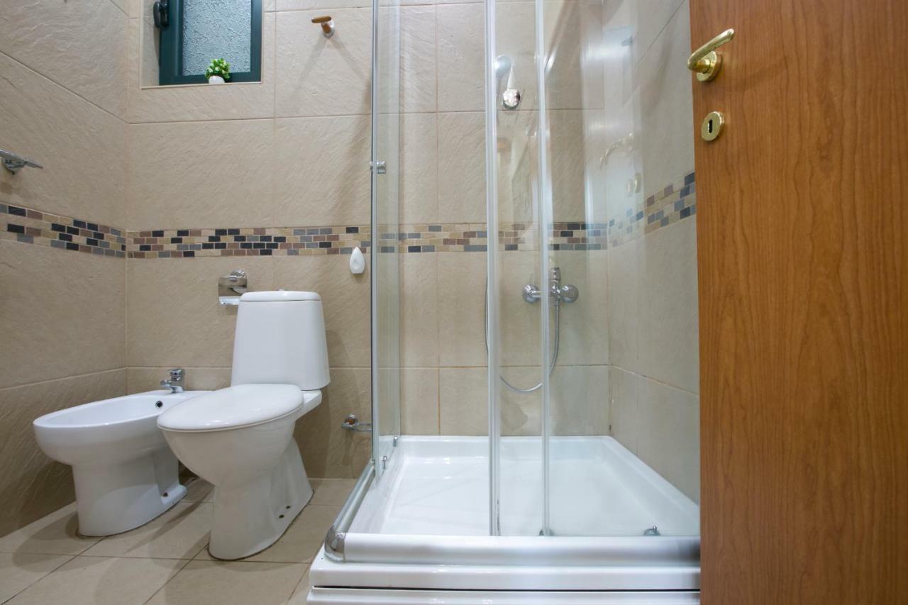 Apartments Holiday Lux Sutomore Esterno foto