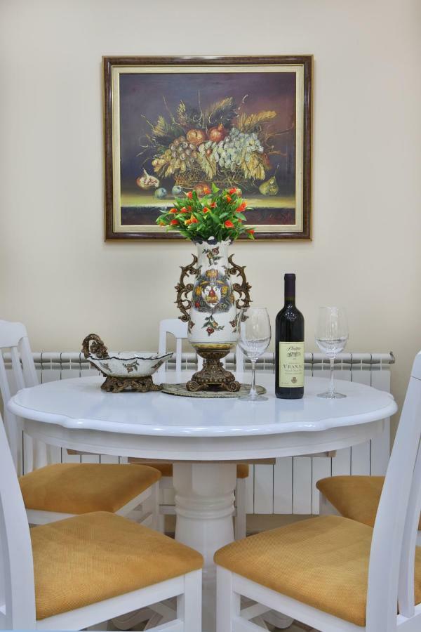 Apartments Holiday Lux Sutomore Esterno foto