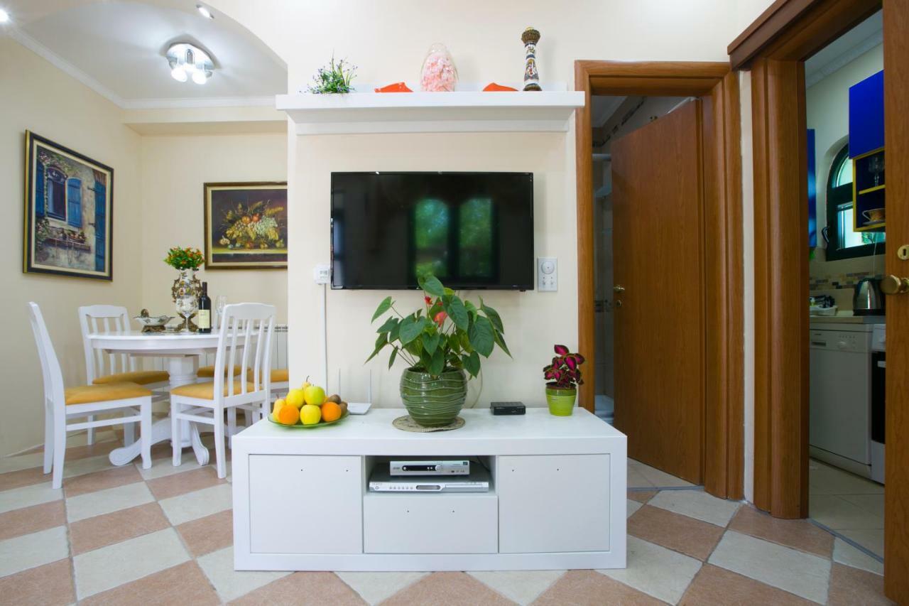 Apartments Holiday Lux Sutomore Esterno foto